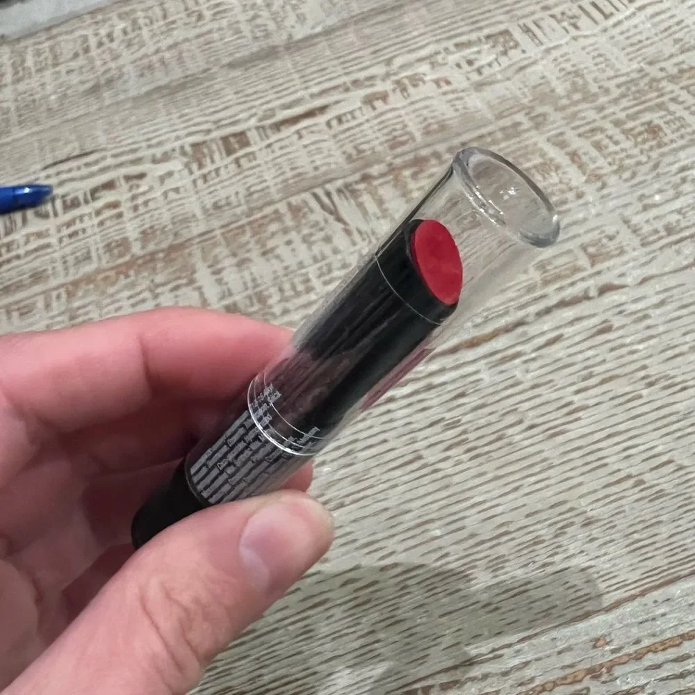 Wet n wild perfect pout lipstick